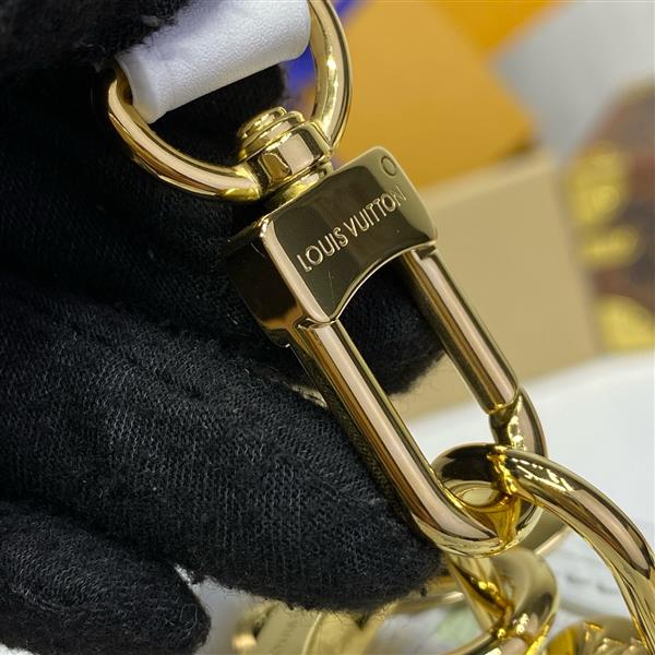 2026124175522328 140